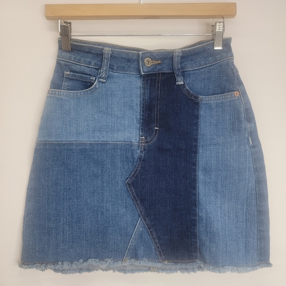 ARIZONA JUNIORS TWO TONE PATCHWORK DENIM MINI SKIRT STRETCHY BLUE JEAN WOMENS 3 - Picture 8 of 9